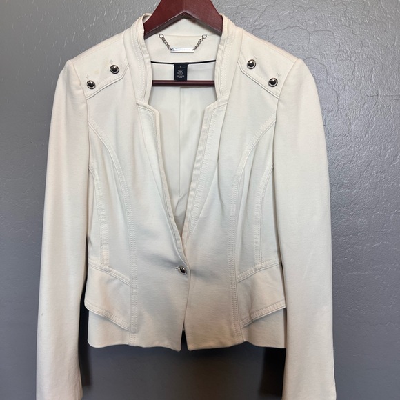 Sz 2 WHBM Blazer -ivory/off white. dress it up or down w jeans or pencil skirt - Picture 2 of 5